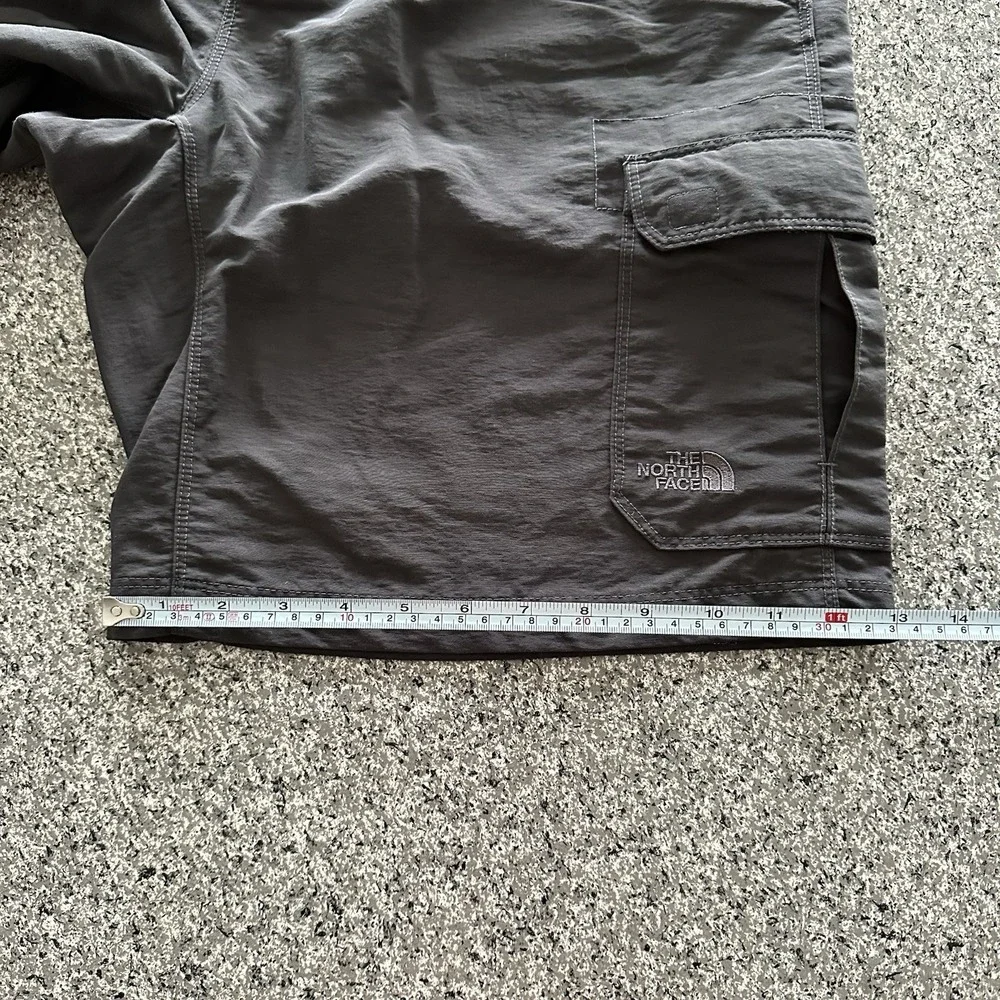 The North Face Shorts Mens L Cargo Nylon 9.5